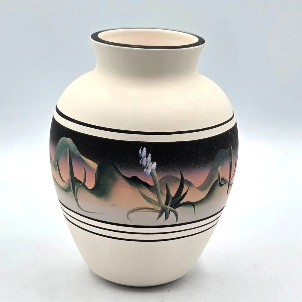 Vintage New West Pottery Aztec Southwestern‎ Desert Hand Painted Vase 6.25